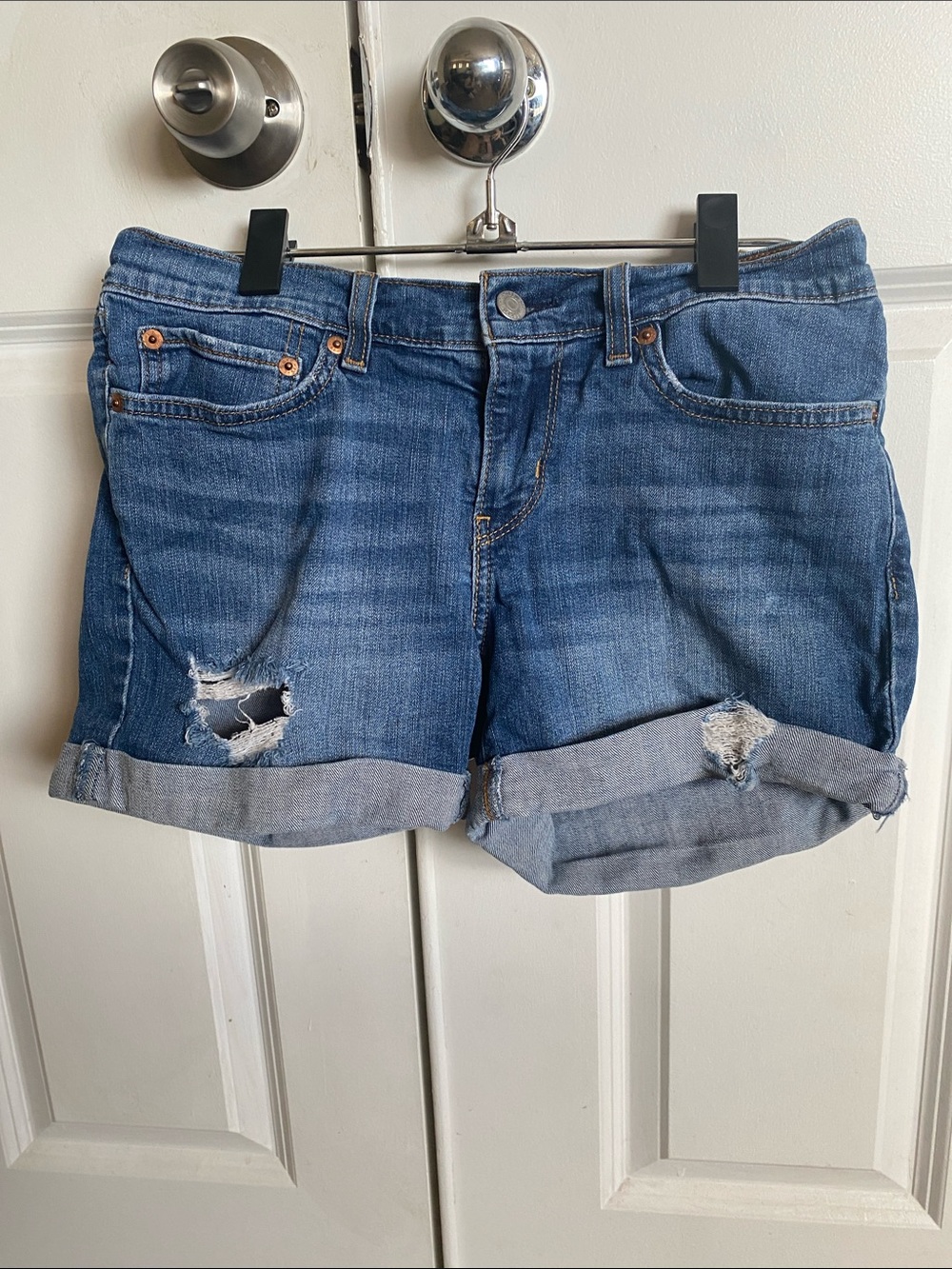 Levi’s Distressed Rolled Cuff Denim Shorts Size 27